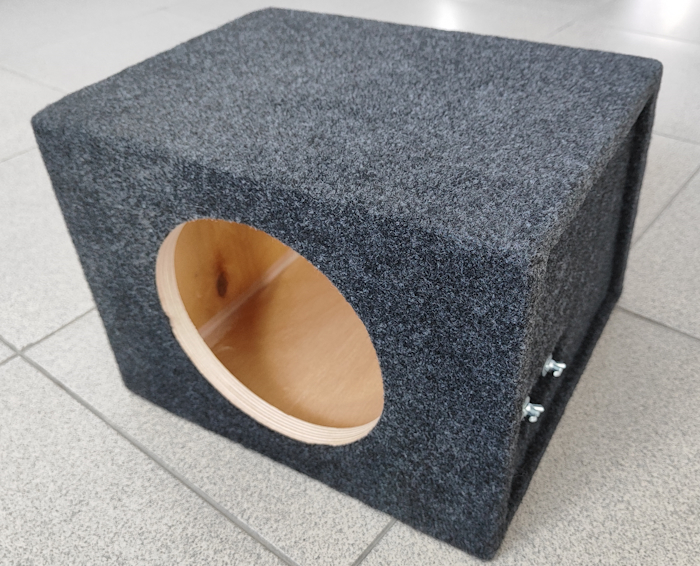 Корпус сабвуфера 8" ЗЯ, 18л, полутрапеция